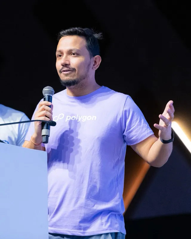 Sandeep Nailwal speaking on the ETHIndia 2023 stage